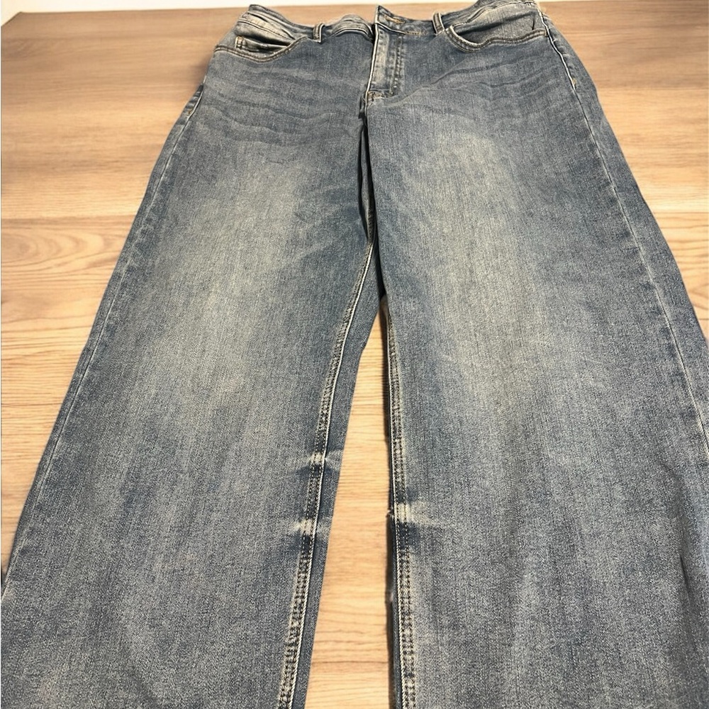 Bervet Womens 13/31  Wide leg Classic Blue Denim Jeans